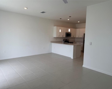 2658 Armstrong Ave - Photo Thumbnail 7