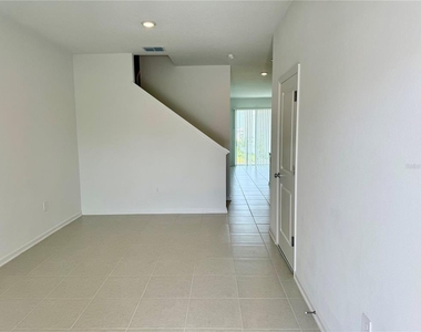 2658 Armstrong Ave - Photo Thumbnail 2
