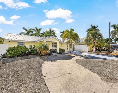 12262 Boat Shell Dr - Photo Thumbnail 4