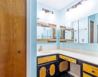 7115 Sw 80th Avenue - Photo Thumbnail 34