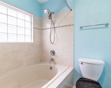 7115 Sw 80th Avenue - Photo Thumbnail 35