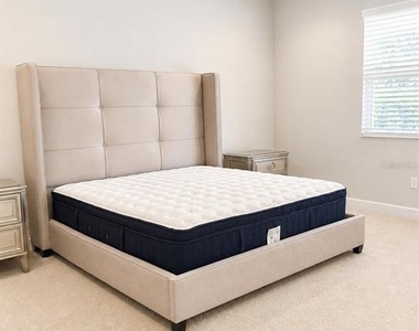 11537 Chateaubriand Avenue - Photo Thumbnail 6