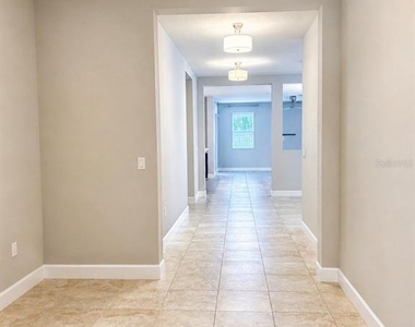 11537 Chateaubriand Avenue - Photo Thumbnail 2