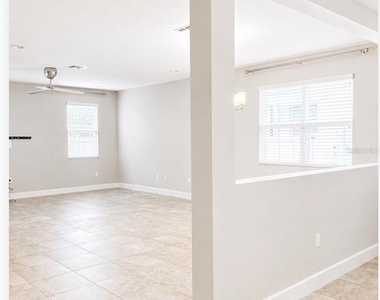 11537 Chateaubriand Avenue - Photo Thumbnail 4