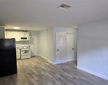 2205 1/2 S Park Avenue - Photo Thumbnail 25