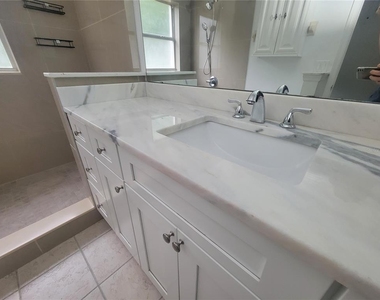 9827 Dean Cove Lane - Photo Thumbnail 17