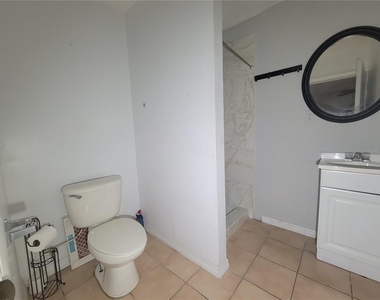 9827 Dean Cove Lane - Photo Thumbnail 7