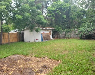 9827 Dean Cove Lane - Photo Thumbnail 23