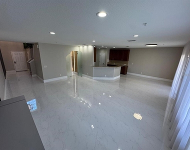 2091 Bent Grass Avenue - Photo Thumbnail 7
