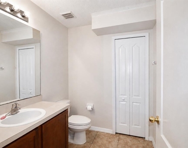 745 Ashworth Overlook Drive - Photo Thumbnail 8