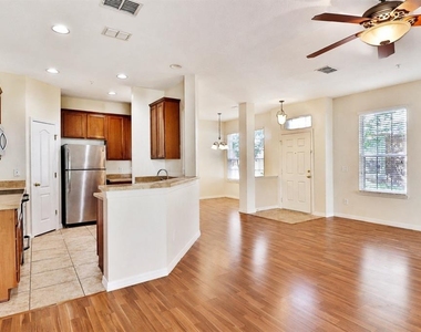745 Ashworth Overlook Drive - Photo Thumbnail 4