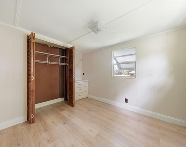 1096 Navajo Drive - Photo Thumbnail 19