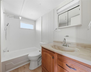 1096 Navajo Drive - Photo Thumbnail 12