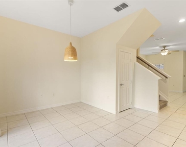 7565 Plantation Circle - Photo Thumbnail 9