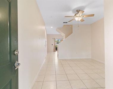 7565 Plantation Circle - Photo Thumbnail 4