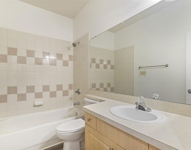 7565 Plantation Circle - Photo Thumbnail 17