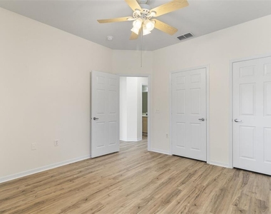 7565 Plantation Circle - Photo Thumbnail 19