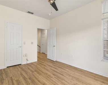 7565 Plantation Circle - Photo Thumbnail 20