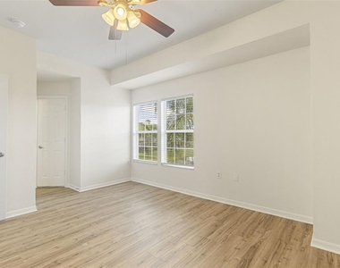 7565 Plantation Circle - Photo Thumbnail 14