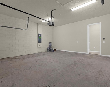 10411 Park Estates Avenue - Photo Thumbnail 43