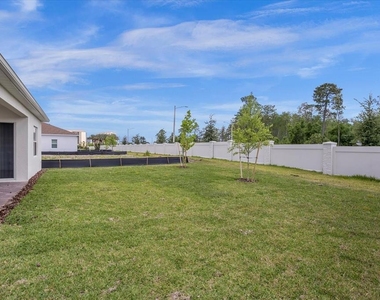 10411 Park Estates Avenue - Photo Thumbnail 2