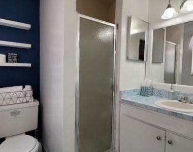 8218 43rd Avenue W - Photo Thumbnail 7