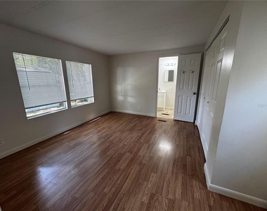 1001 Ne 77th Street - Photo Thumbnail 2