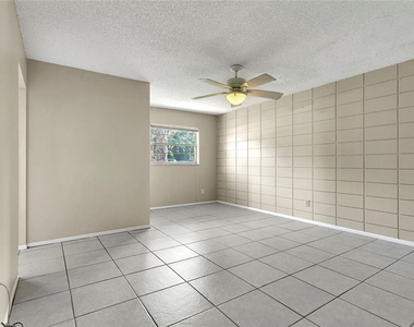 230 S 4th Street - Photo Thumbnail 3