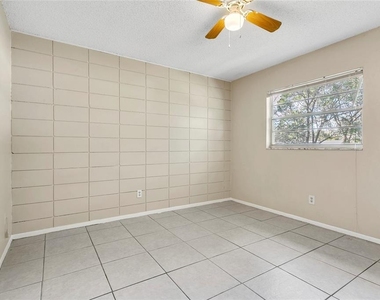 230 S 4th Street - Photo Thumbnail 9