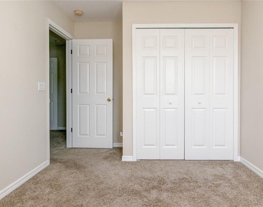9426 Silver Buttonwood Street - Photo Thumbnail 16