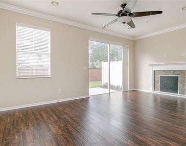 9426 Silver Buttonwood Street - Photo Thumbnail 5