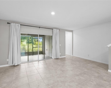 438 Annabella Way - Photo Thumbnail 8