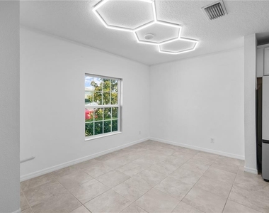 438 Annabella Way - Photo Thumbnail 3