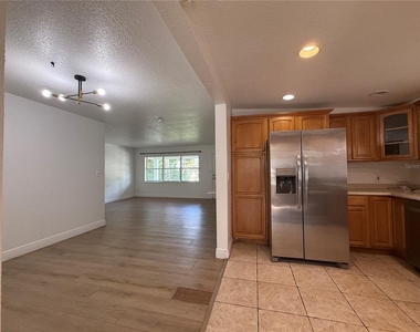 524 N Lakemont Avenue - Photo Thumbnail 7