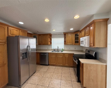 524 N Lakemont Avenue - Photo Thumbnail 6