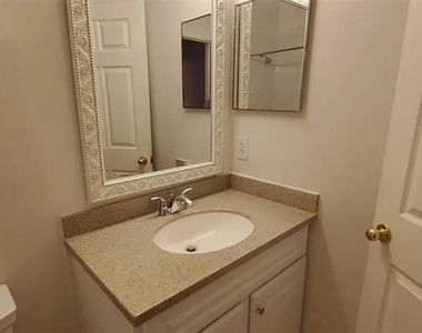 4629 Riverton Drive - Photo Thumbnail 13