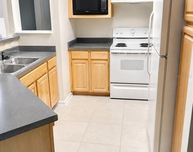 6413 Astor Village Avenue - Photo Thumbnail 8