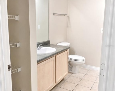 6413 Astor Village Avenue - Photo Thumbnail 11