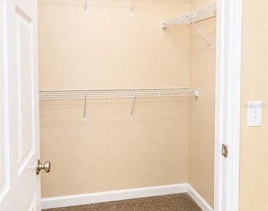 6413 Astor Village Avenue - Photo Thumbnail 13