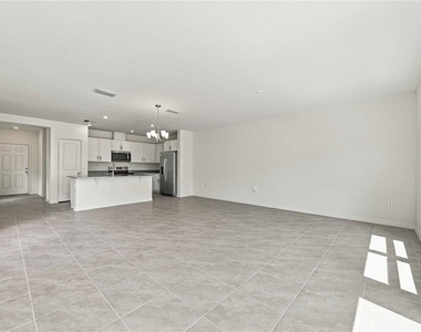 355 Sequoia Drive - Photo Thumbnail 7