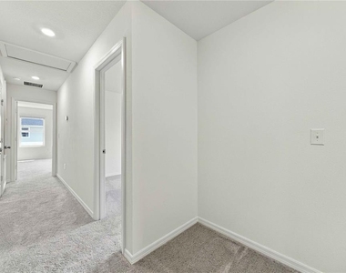 355 Sequoia Drive - Photo Thumbnail 17
