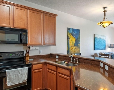 5896 Strada Capri Way - Photo Thumbnail 6