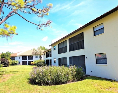 307 Pine Hollow Circle - Photo Thumbnail 32