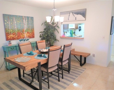 307 Pine Hollow Circle - Photo Thumbnail 4