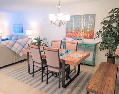 307 Pine Hollow Circle - Photo Thumbnail 3