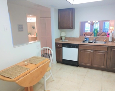 307 Pine Hollow Circle - Photo Thumbnail 7