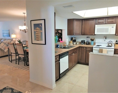 307 Pine Hollow Circle - Photo Thumbnail 2