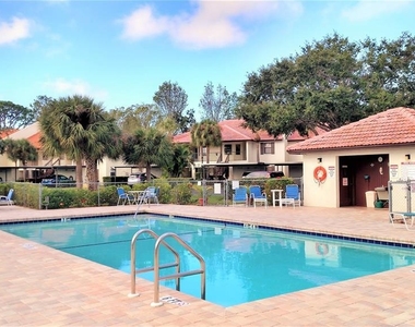 307 Pine Hollow Circle - Photo Thumbnail 1