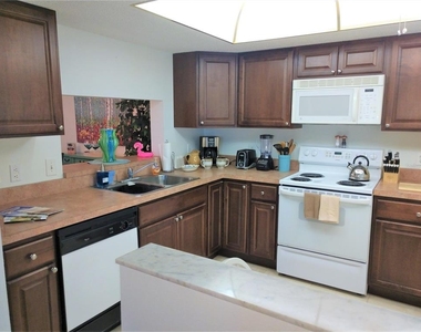 307 Pine Hollow Circle - Photo Thumbnail 5