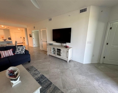 12390 Wellen Golf Street - Photo Thumbnail 7